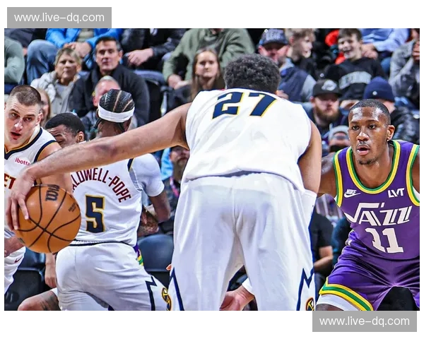 金州勇士vs犹他爵士：数据洪流中的对决，谁能笑到最后？